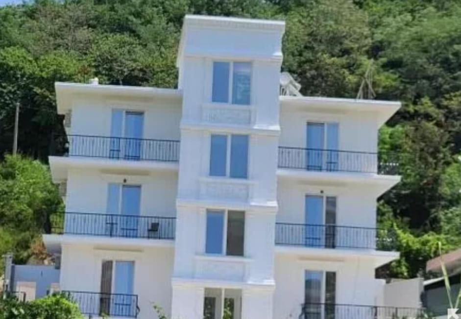 Hotel Fama Škalngur Εξωτερικό φωτογραφία