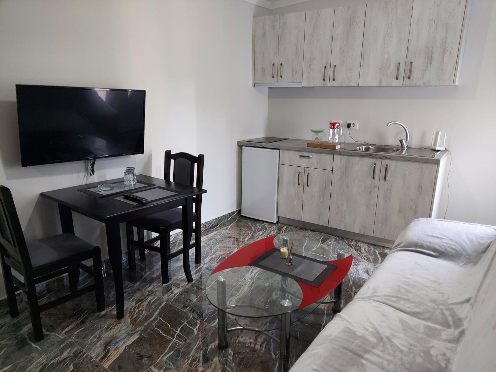 Hotel Fama Škalngur Εξωτερικό φωτογραφία